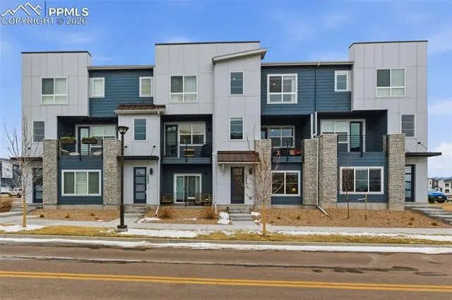 Homes for Sale in Colorado Springs, CO