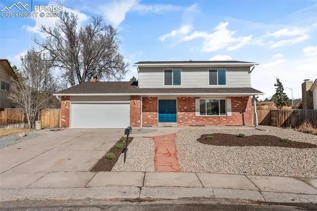 Residential Real Estate for Sale at 2973 E Whileaway Circle in the city of Colorado Springs by MLS #9939997