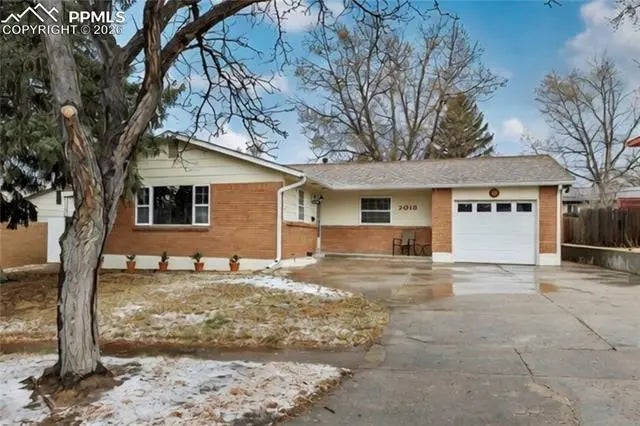Residential Real Estate for Sale at 2018 Wynkoop Drive in the city of Colorado Springs by MLS #1567013