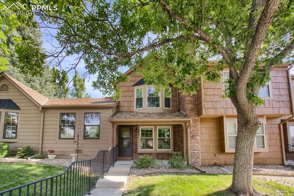 6831 Mountain Top Lane, Colorado Springs