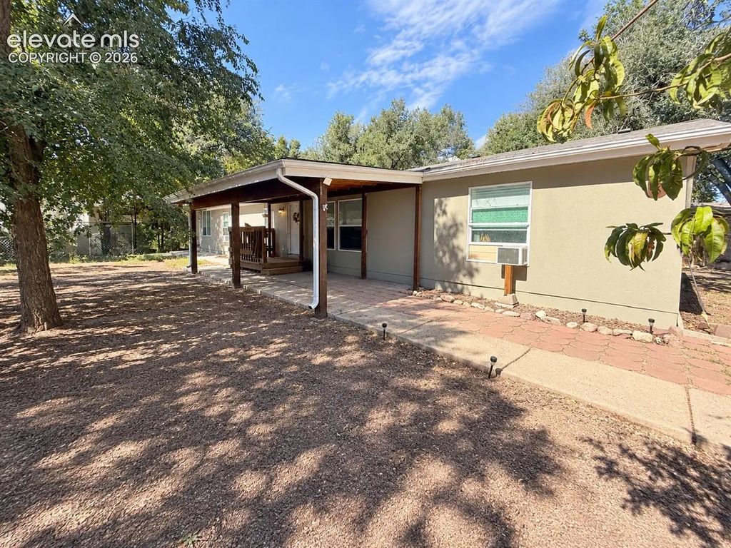 1130 Valley Manor Court, Colorado Springs