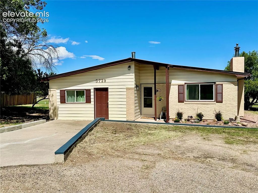 5729 Lake Beckwith Place, Colorado City