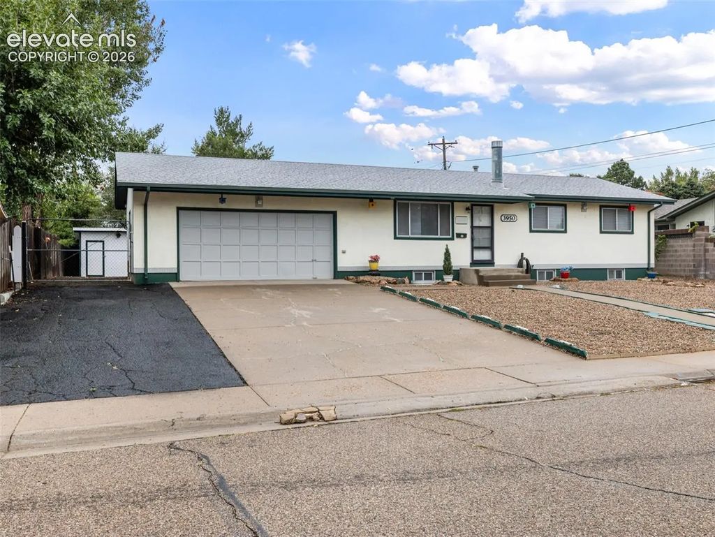 3950 Fairfield Lane, Pueblo