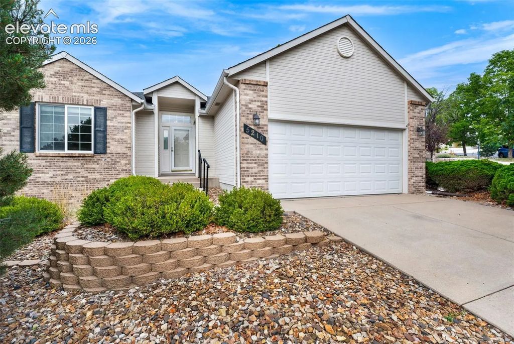 5210 Whip Trail, Colorado Springs