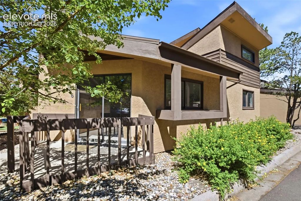806 Pebblewood Drive, Colorado Springs