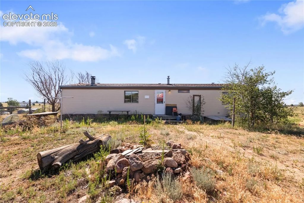 6180 Renneberger Road, Peyton