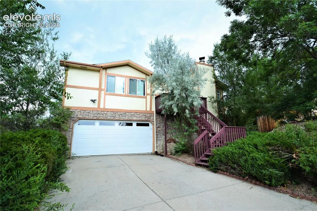 1288 Suncrest Way, Colorado Springs