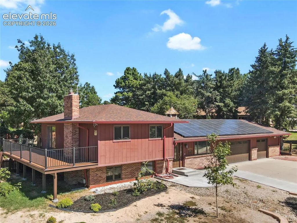 5304 Chloe Lane, Colorado Springs