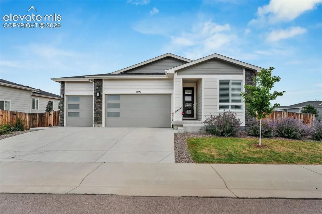 1592 Maggie Mae Lane, Castle Rock