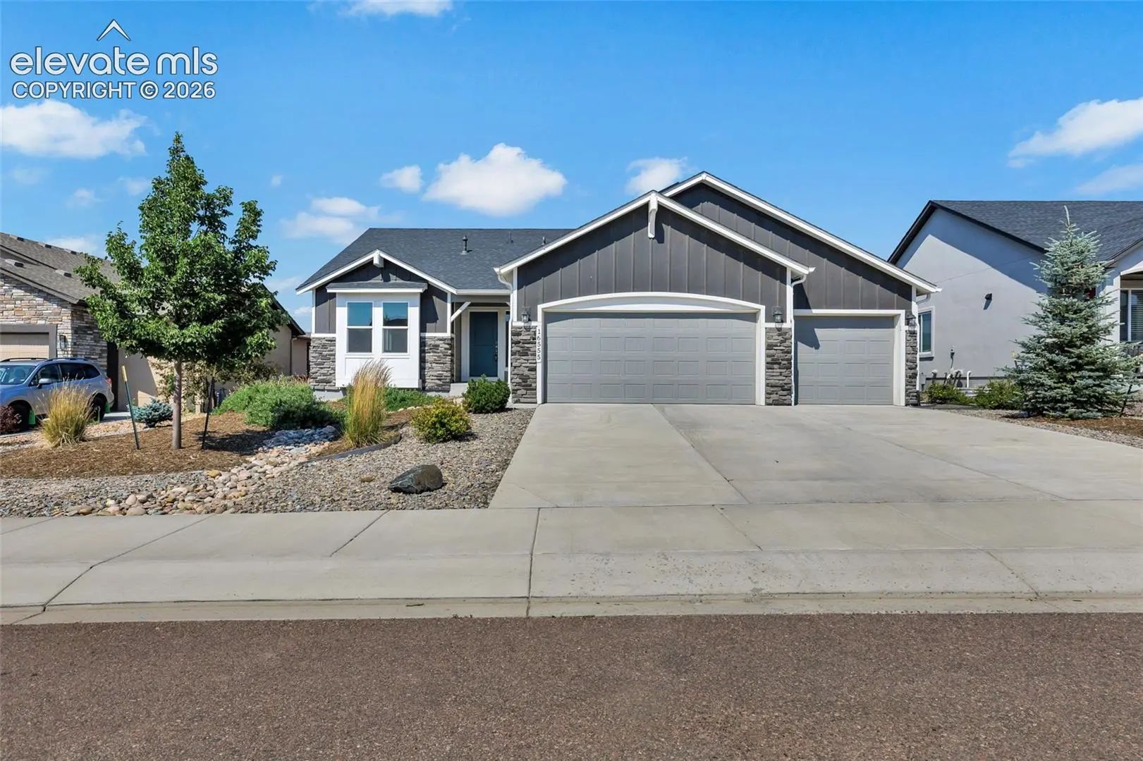 Residential Real Estate for Sale at 16555 Hallmark Trail in the city of Monument by MLS #7718899