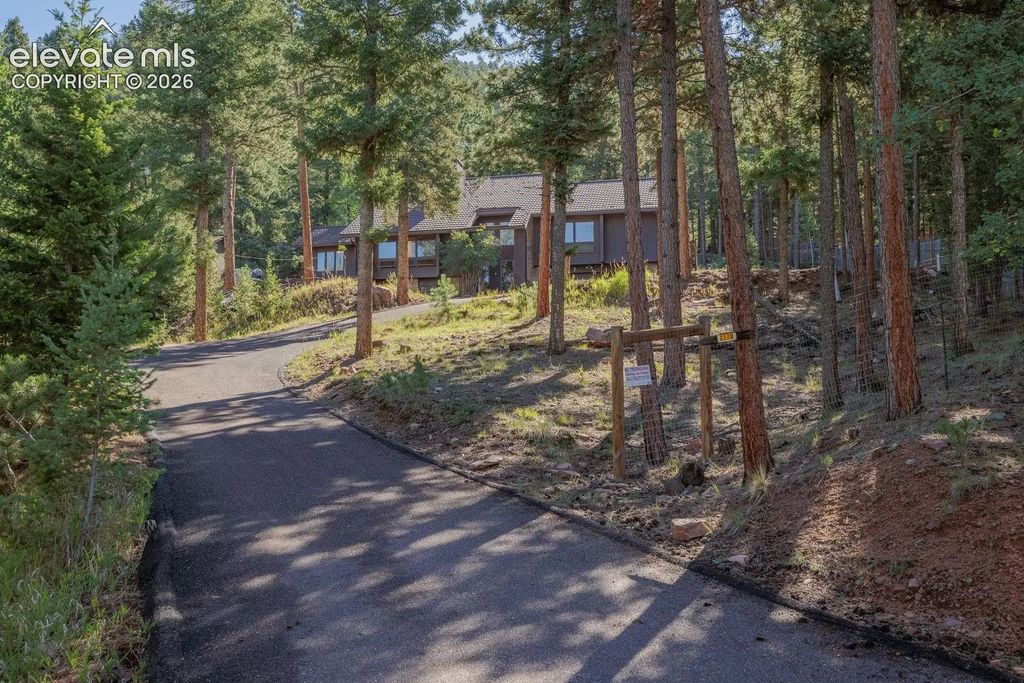 1170 Pine Ridge Road, Woodland Park