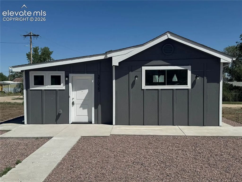 37025 Highway 24, Matheson