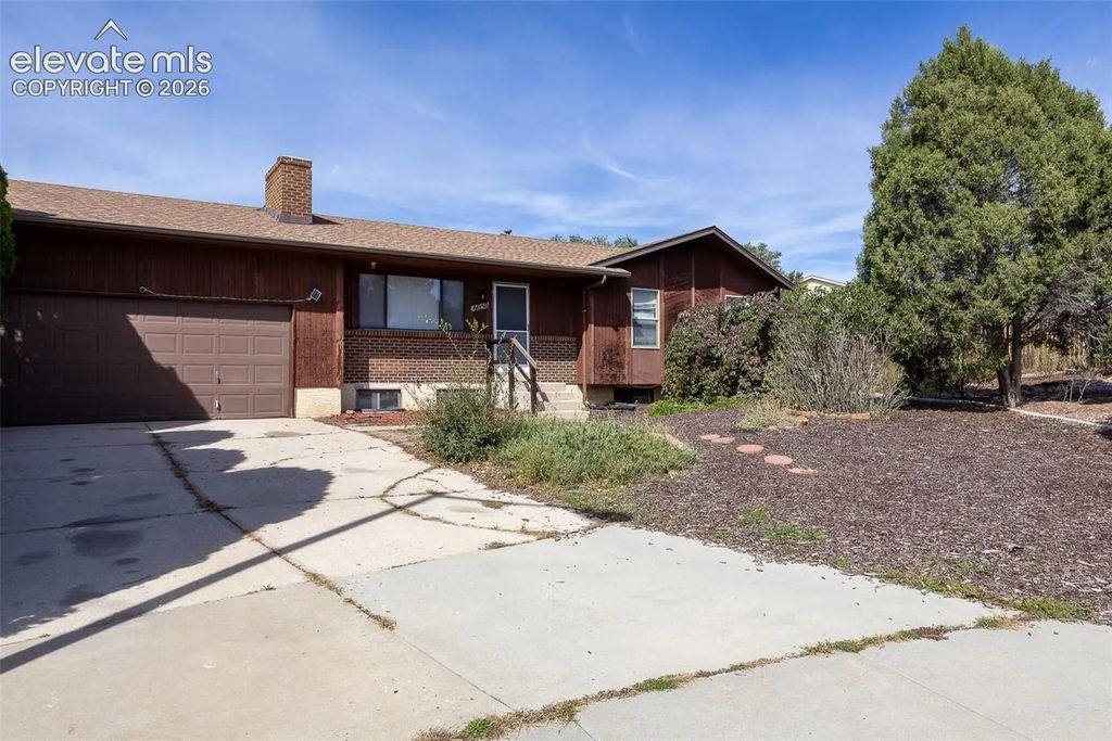 6050 Eagles Nest Court, Colorado Springs