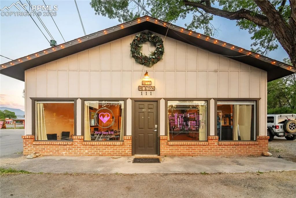 111 Mill Avenue, Buena Vista