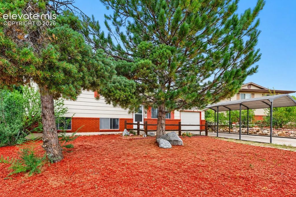 318 Kenwood Circle, Colorado Springs