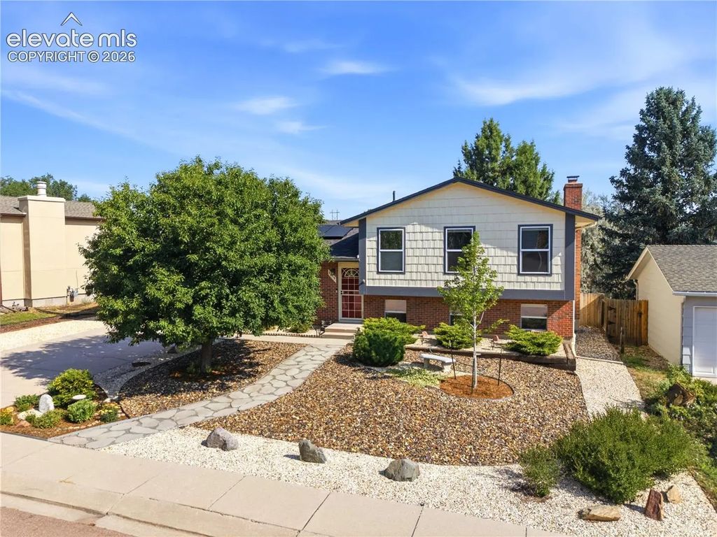 5019 Picket Drive, Colorado Springs
