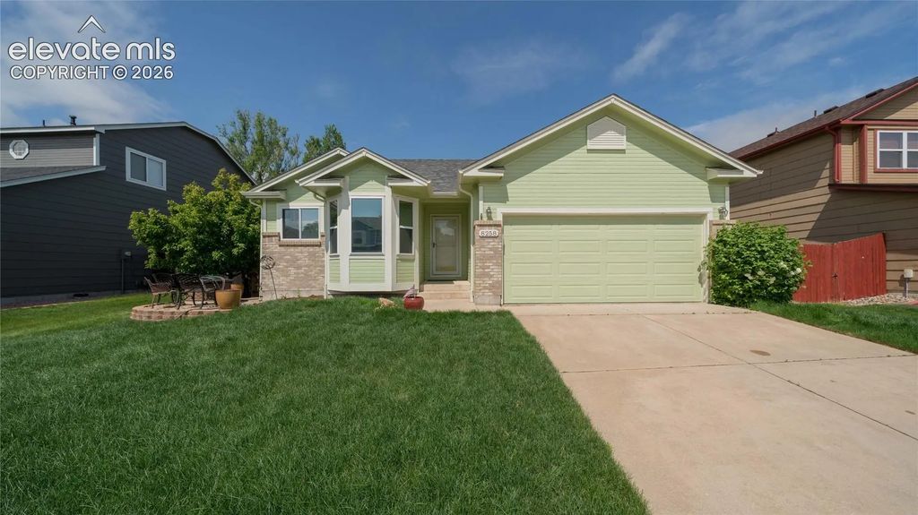 8258 Cooper River Drive, Colorado Springs