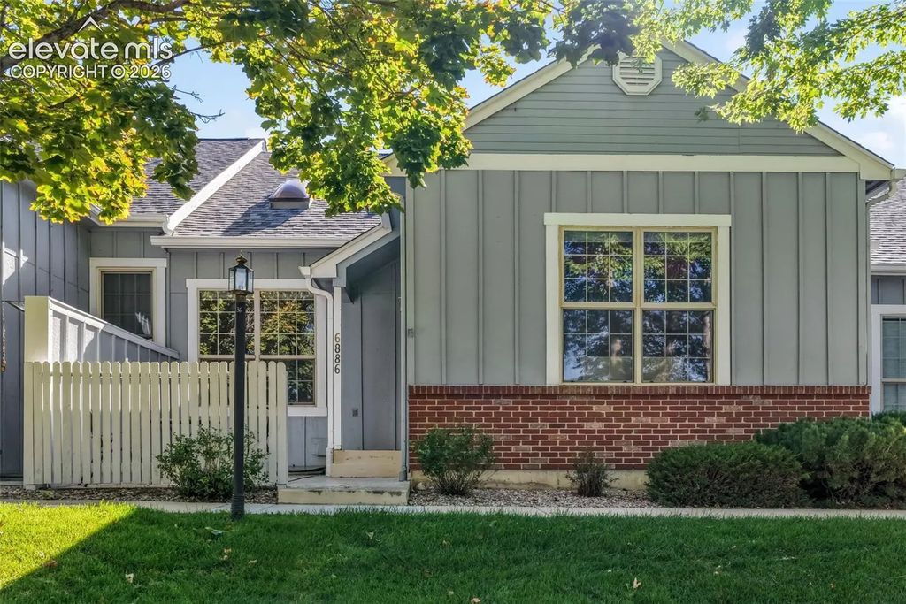 6886 Los Reyes Circle, Colorado Springs