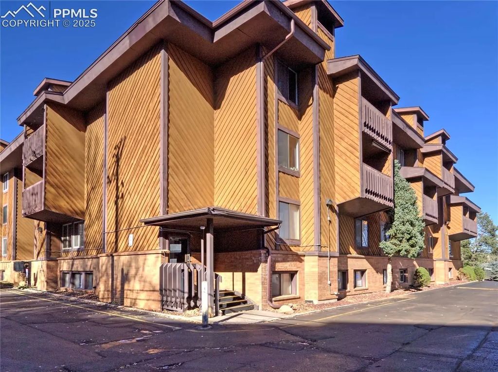 935 Saturn Drive 214, Colorado Springs