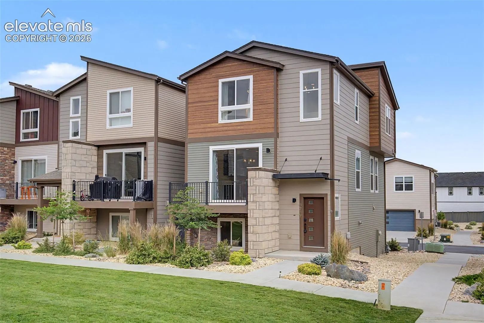 Residential Real Estate for Sale at 6717 Lily Mountain Lane in the city of Colorado Springs by MLS #7024404