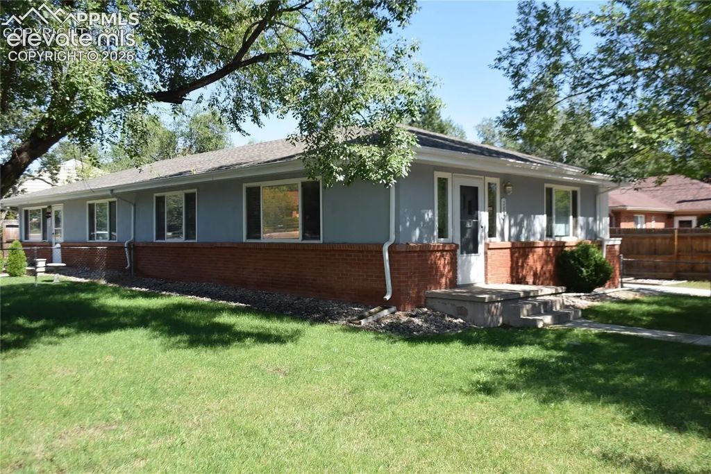 282 Crestone Avenue, Colorado Springs