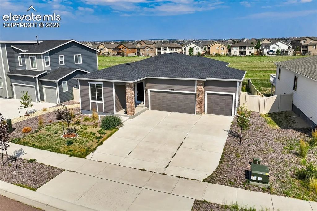 12660 Enclave Scenic Drive, Peyton