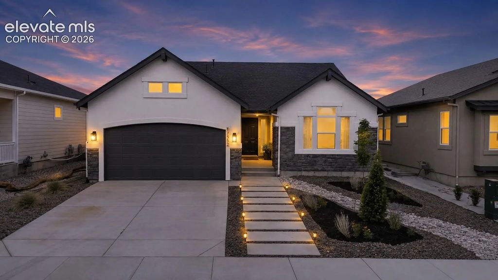 17552 Lucky Penny Lane, Monument