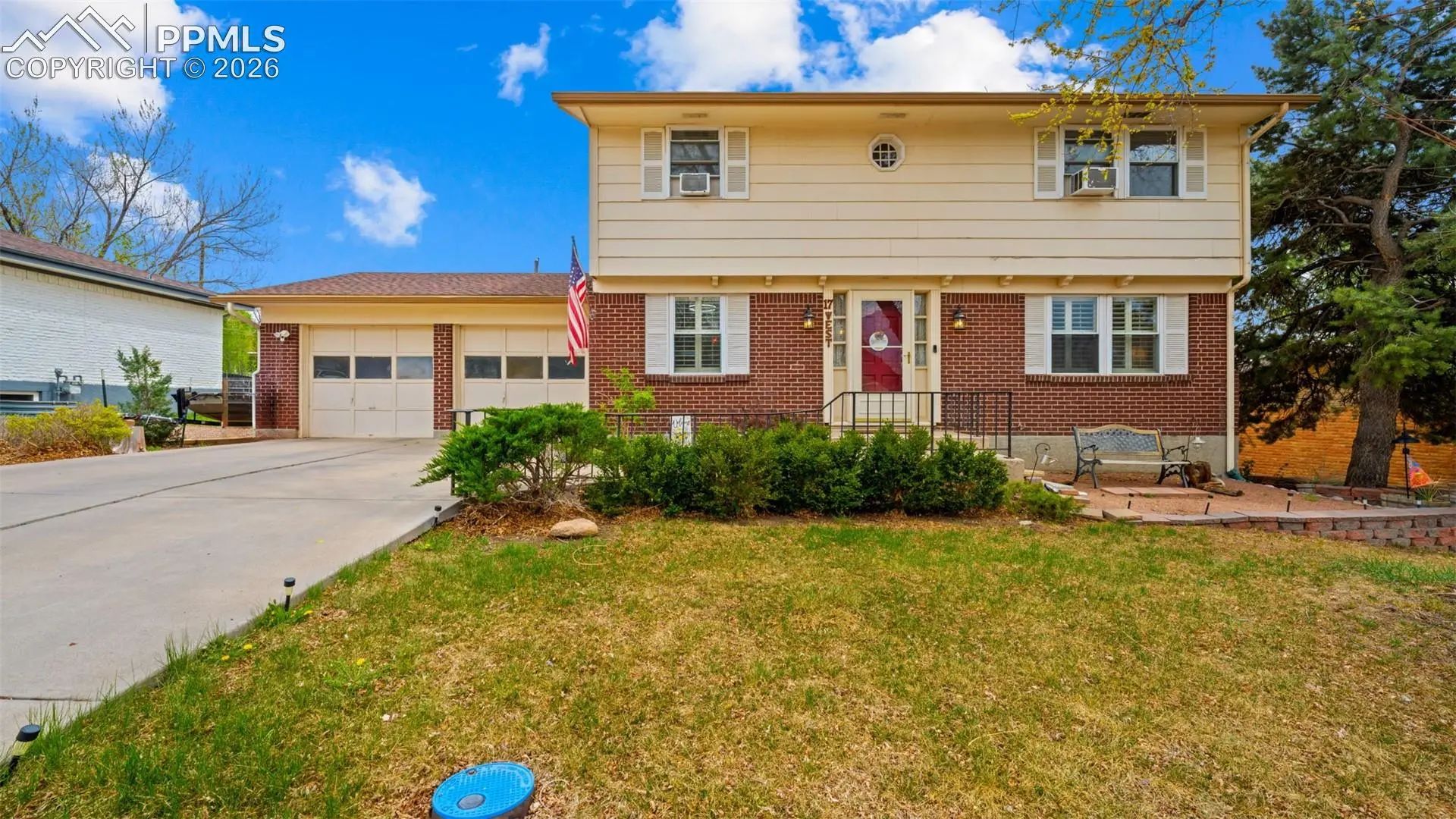 17 W Clover Circle, in the city of Colorado Springs Real Estate in CO by Stratmoor Village