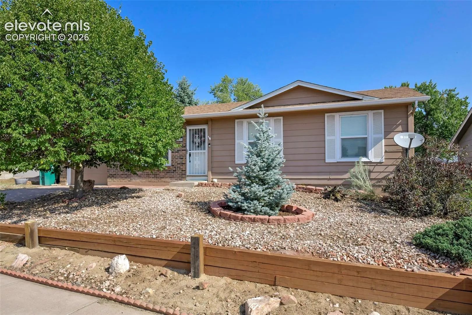 Residential Real Estate for Sale at 6830 Parkridge Court in the city of Colorado Springs by MLS #1019650