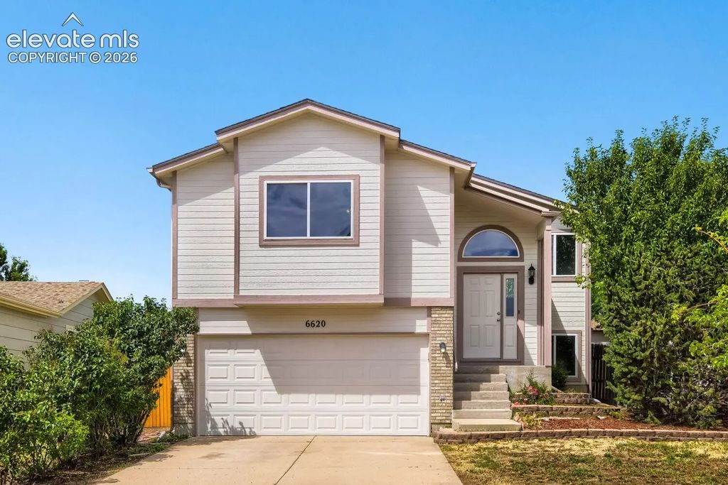 6620 Oakwood Boulevard, Colorado Springs