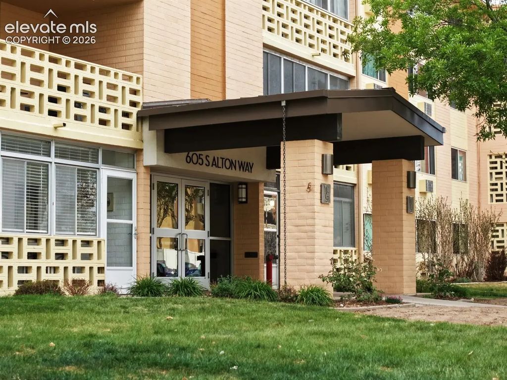 605 S Alton Way 12c, Denver