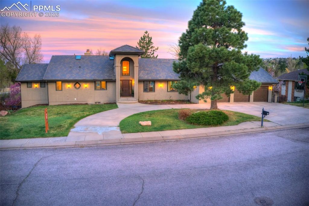 305 Hidden Creek Drive, Colorado Springs