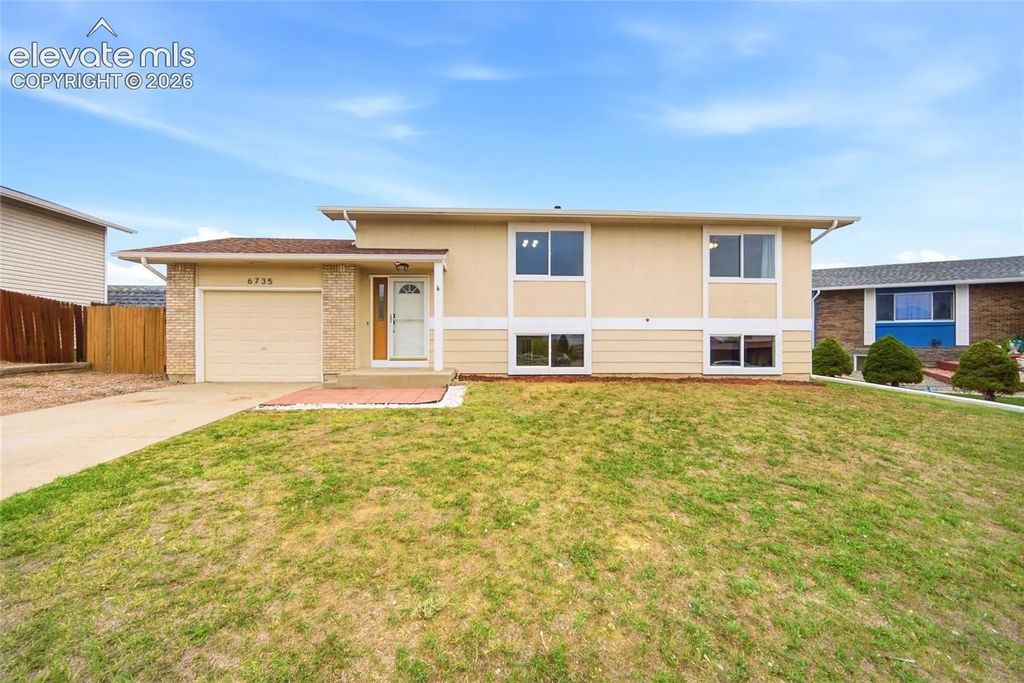6735 Blue River Way, Colorado Springs