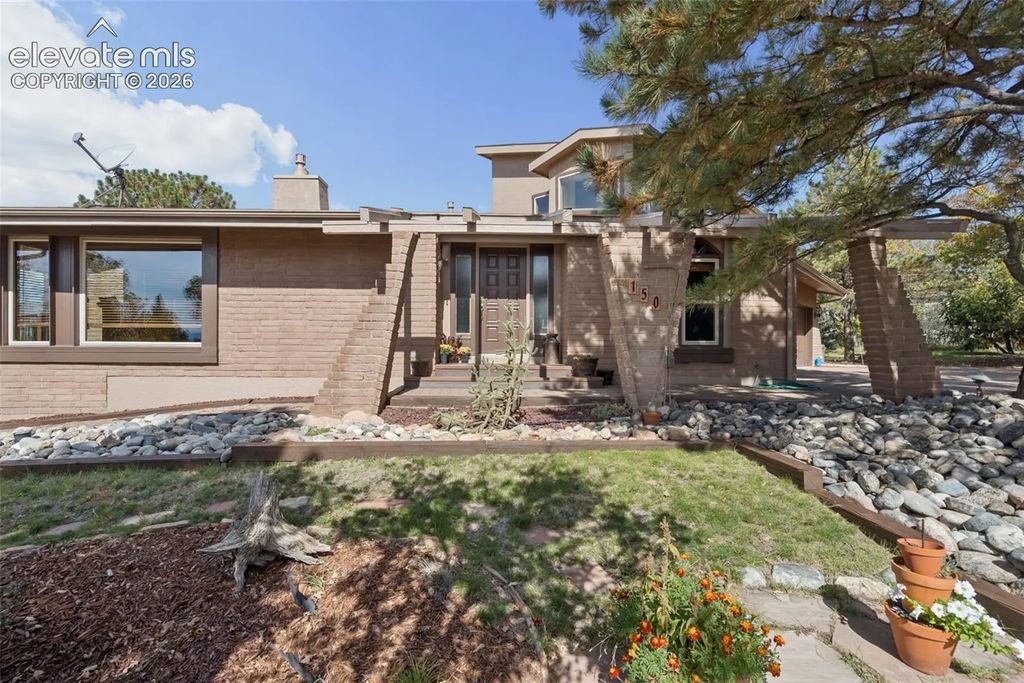 150 Desert Inn Way, Colorado Springs