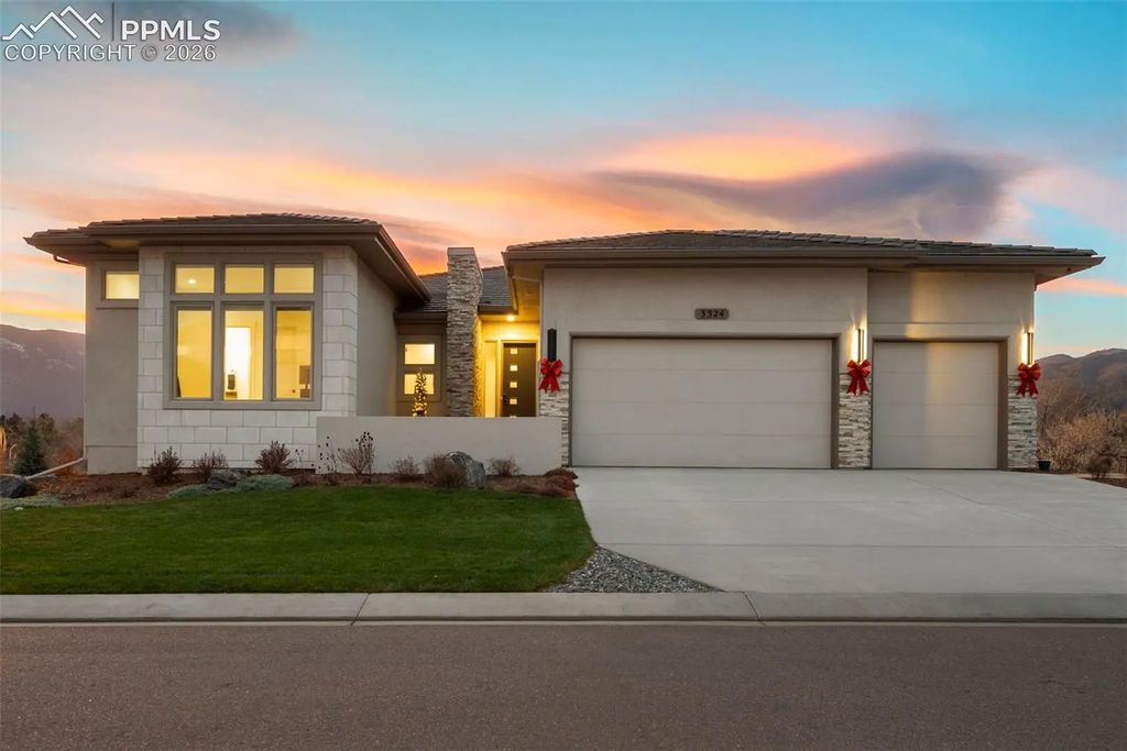 3324 Skywatch Heights, Colorado Springs