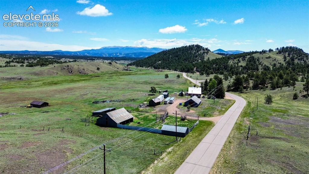 11105 County Road 102, Guffey