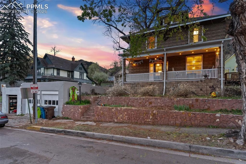 819 Duclo Avenue, Manitou Springs