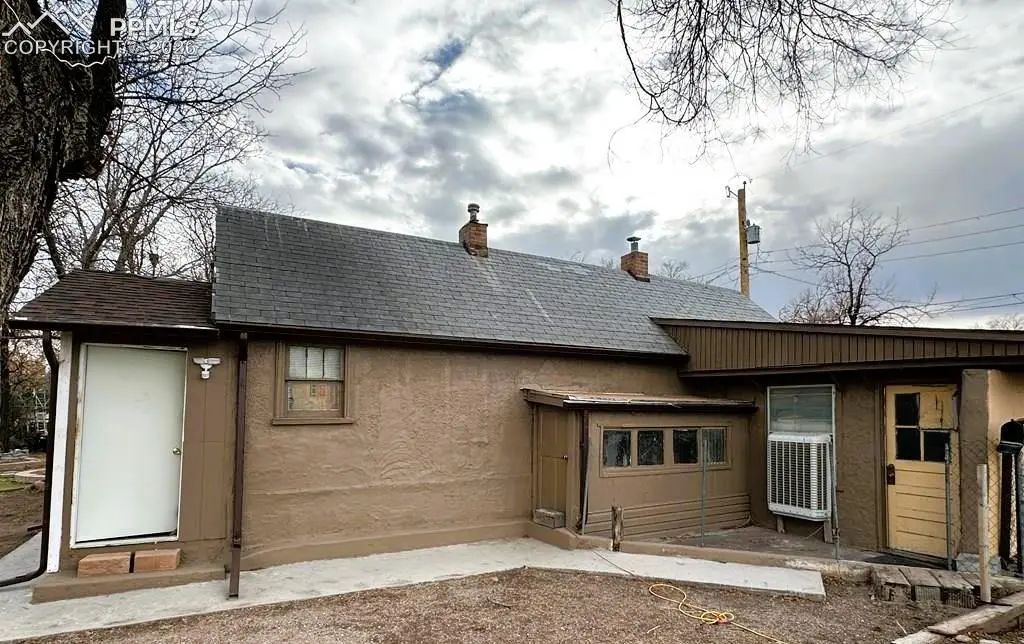 2011-2019 N Albany Avenue, Pueblo