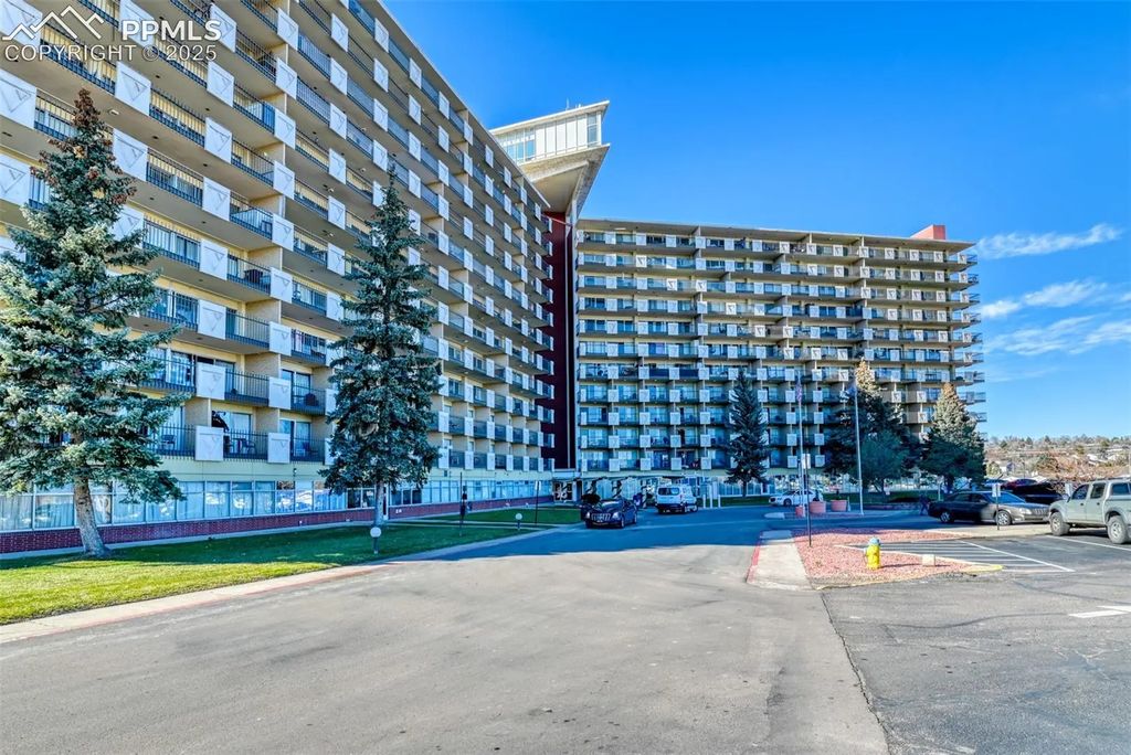 411 Lakewood Circle B1016, Colorado Springs