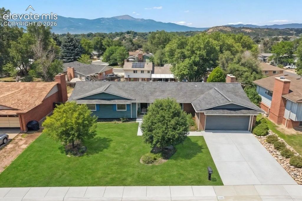 2210 W Greenwich Circle, Colorado Springs