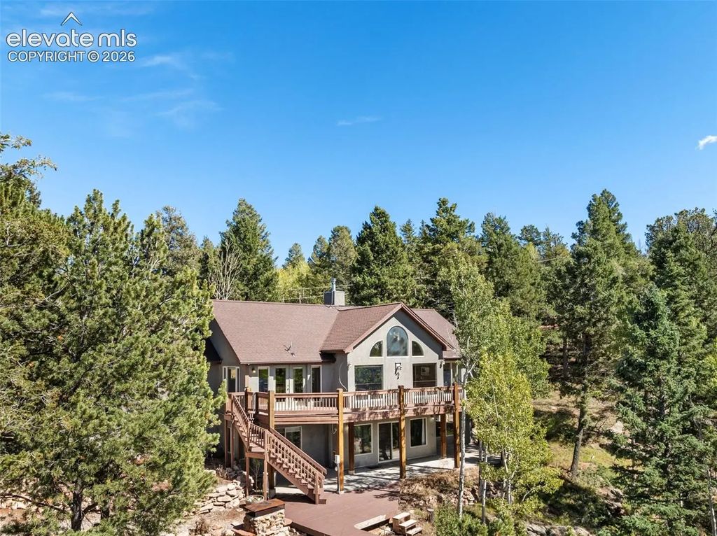 516 Saguache Drive, Florissant