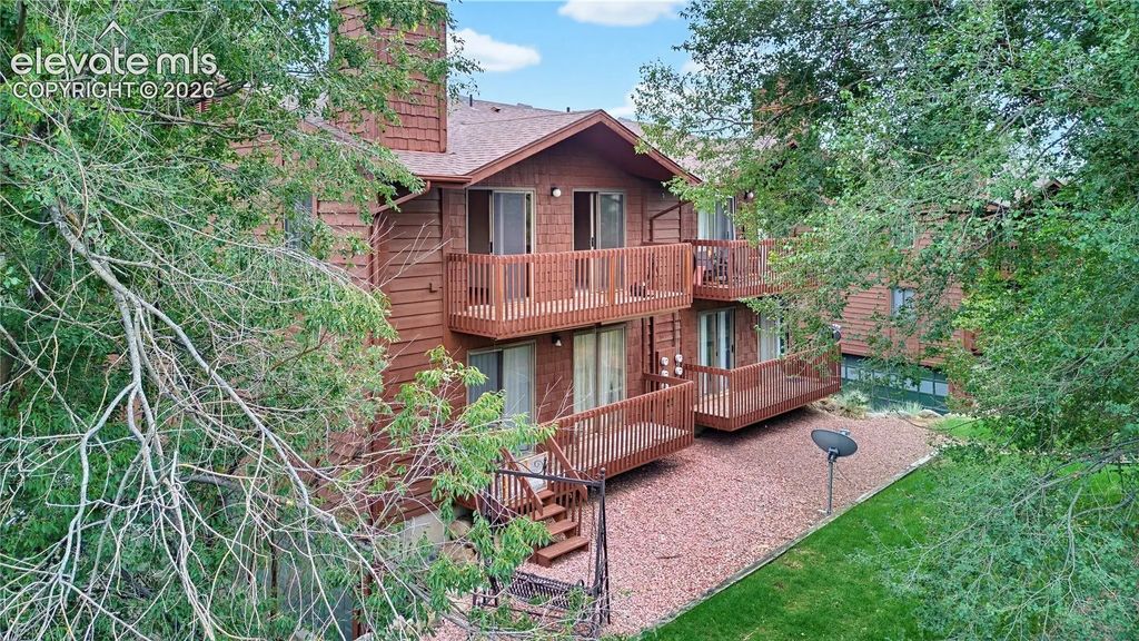 2526 Plumtree Grove, Colorado Springs