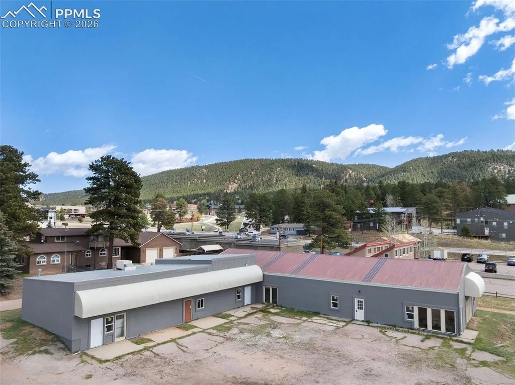 530 Chester Avenue, Woodland Park