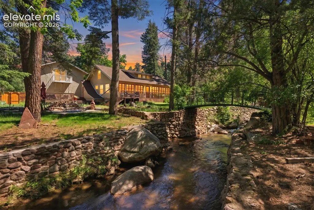 1515 W Cheyenne Road, Colorado Springs