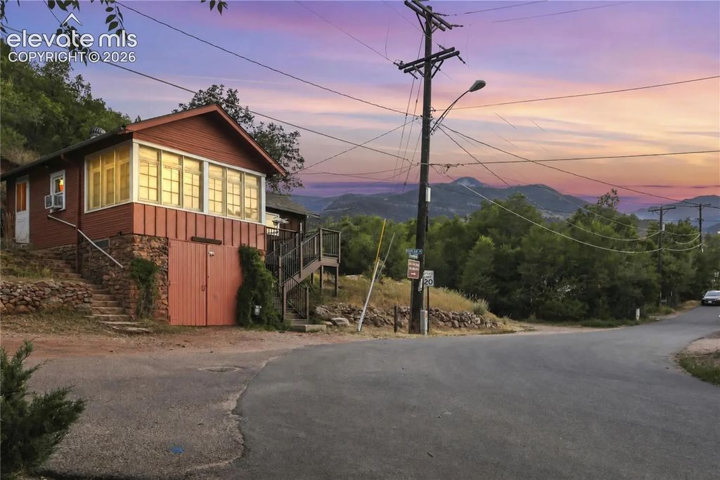 233 Plainview Place, Manitou Springs