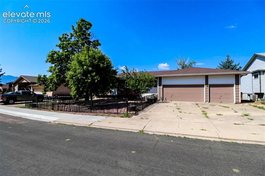 1330 Friendship Lane, Colorado Springs