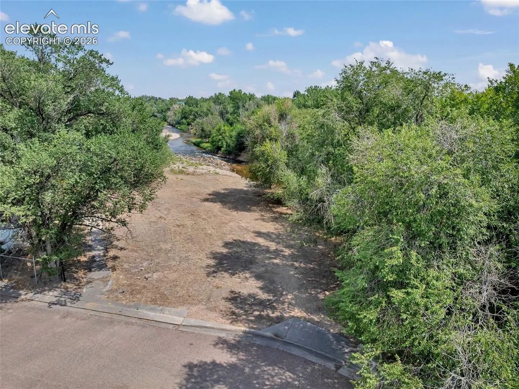 13 Sunnyland Loop Lane, Fountain