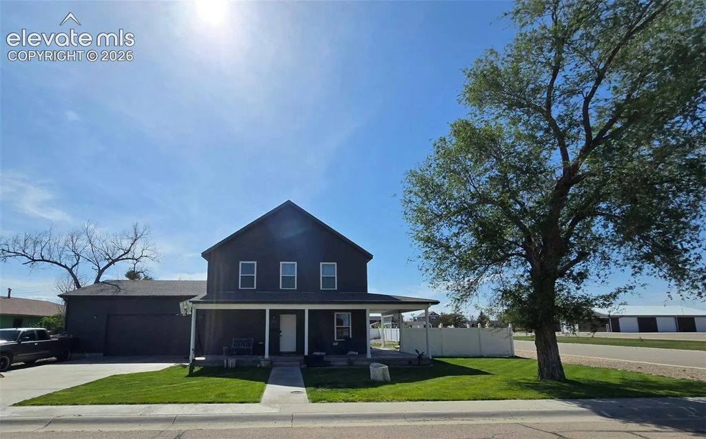 408 Main Street, Kit Carson