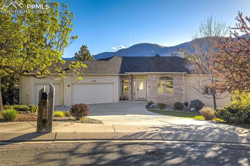 2285 Angelbluff Court, Colorado Springs