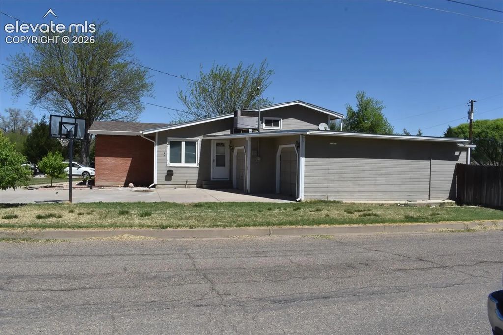 818 S 5th Street, Rocky Ford